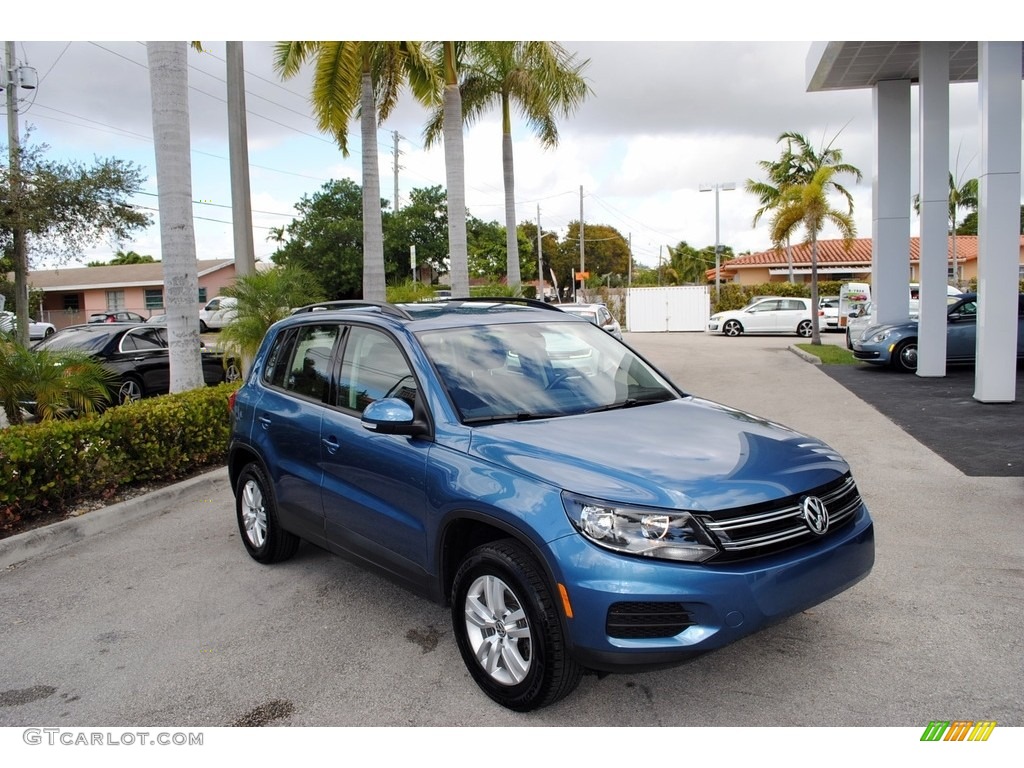 2017 Tiguan S - Pacific Blue Metallic / Charcoal photo #1