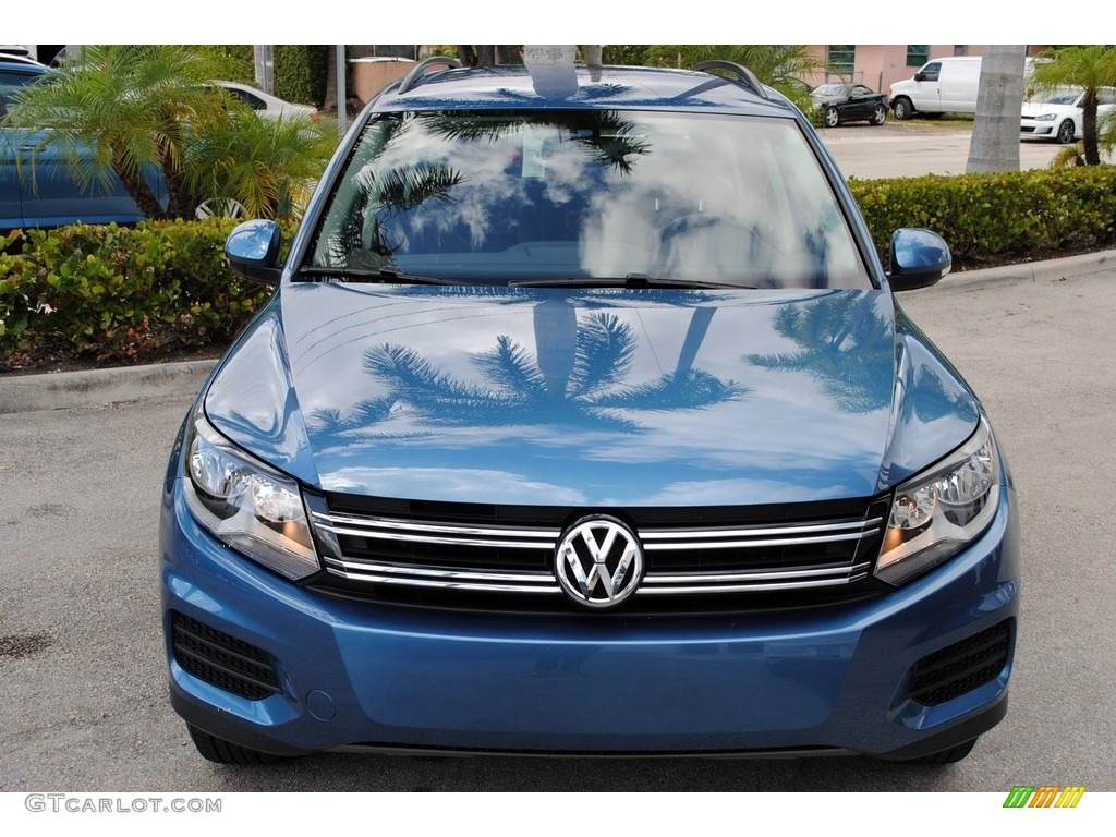 2017 Tiguan S - Pacific Blue Metallic / Charcoal photo #3