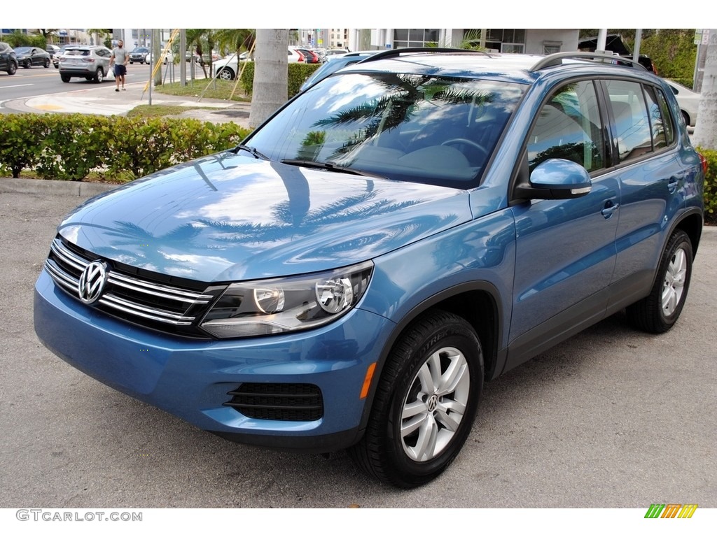 2017 Tiguan S - Pacific Blue Metallic / Charcoal photo #4