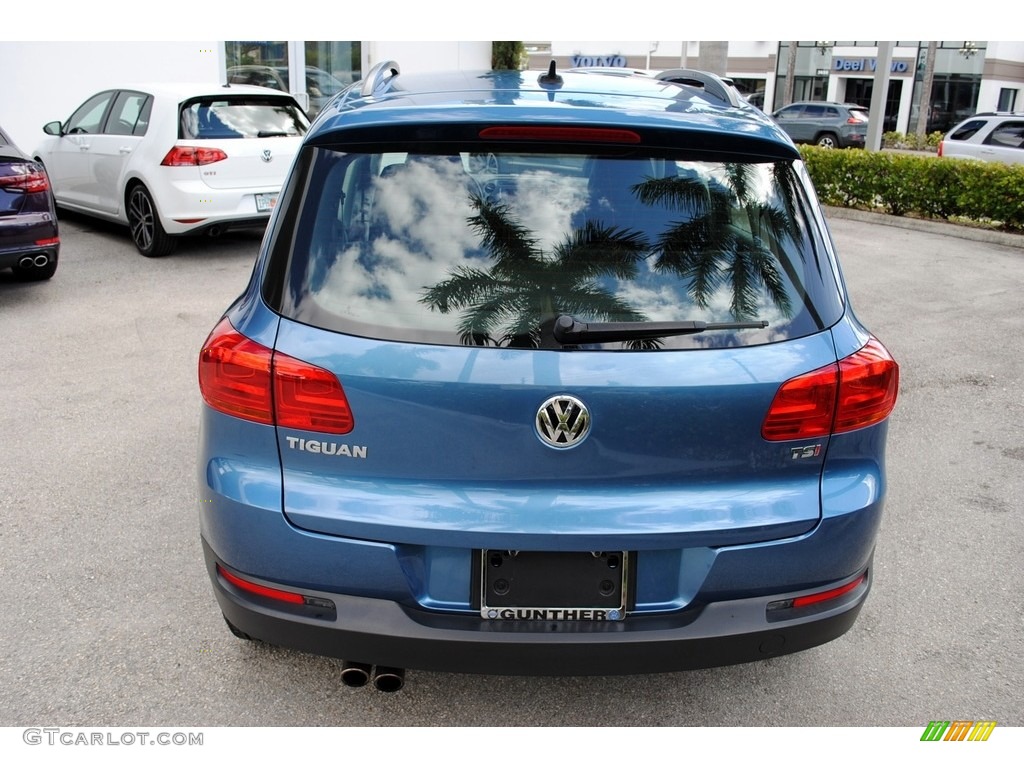 2017 Tiguan S - Pacific Blue Metallic / Charcoal photo #8