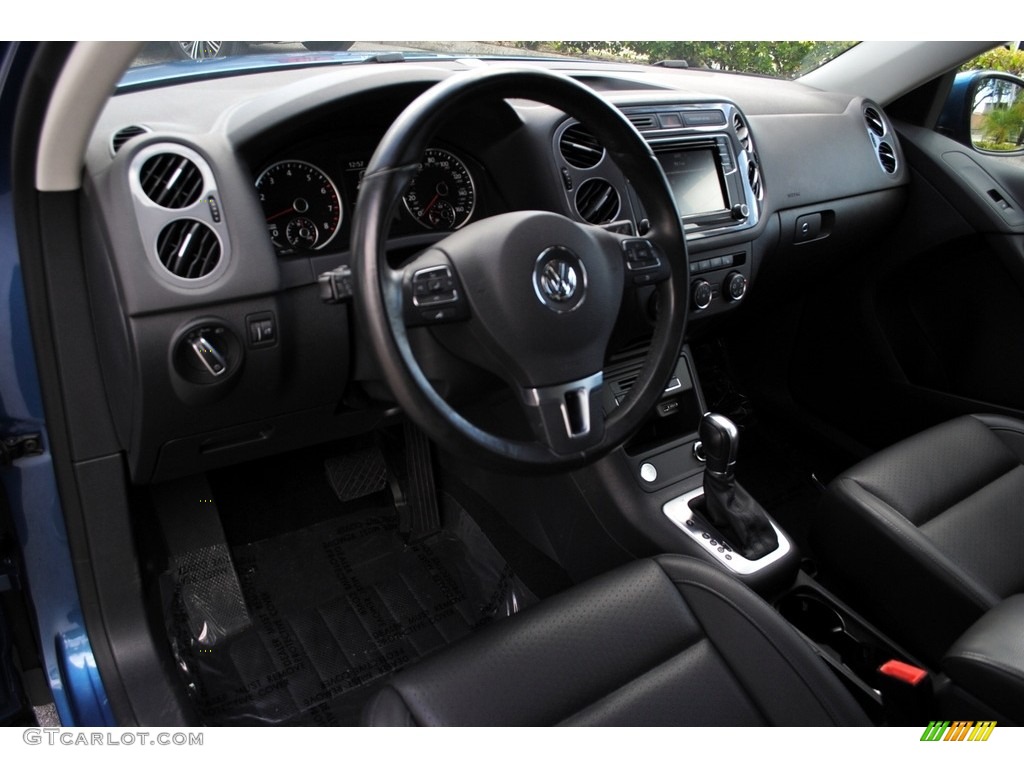2017 Tiguan S - Pacific Blue Metallic / Charcoal photo #15