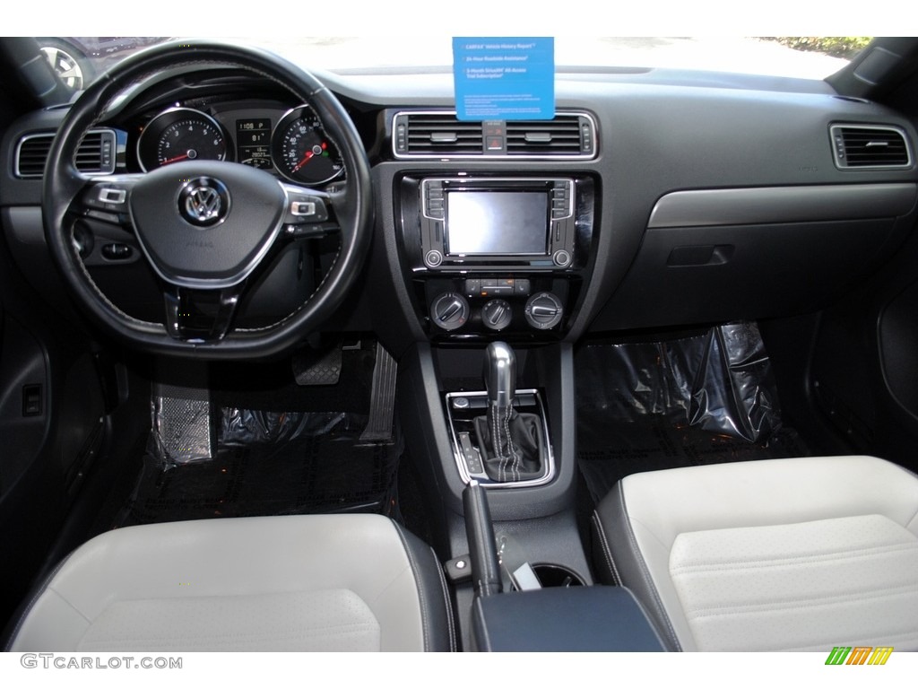 2016 Volkswagen Jetta Sport Black/Ceramique Dashboard Photo #131834910