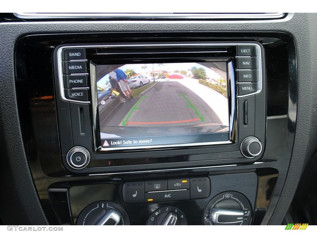 2016 Volkswagen Jetta Sport Controls Photo #131835018