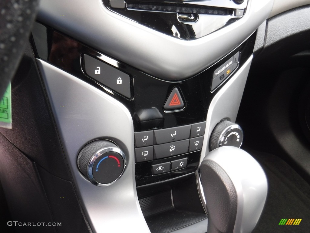 2014 Cruze LS - Rainforest Green Metallic / Jet Black/Medium Titanium photo #14