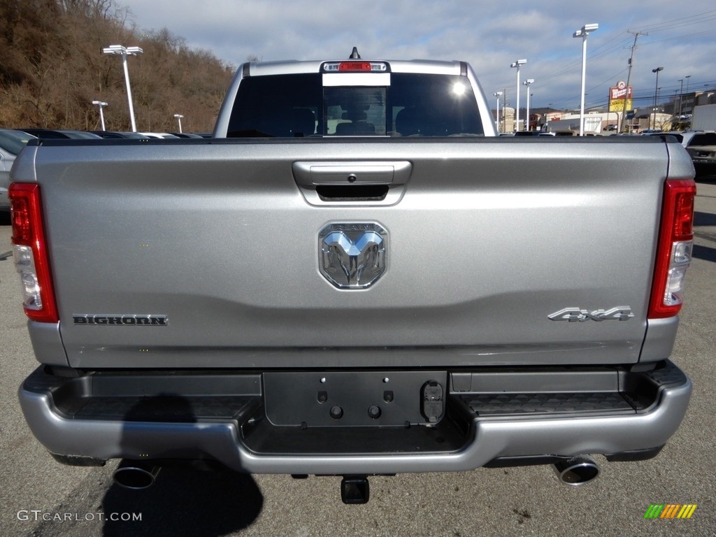 2019 1500 Big Horn Crew Cab 4x4 - Billett Silver Metallic / Black photo #4