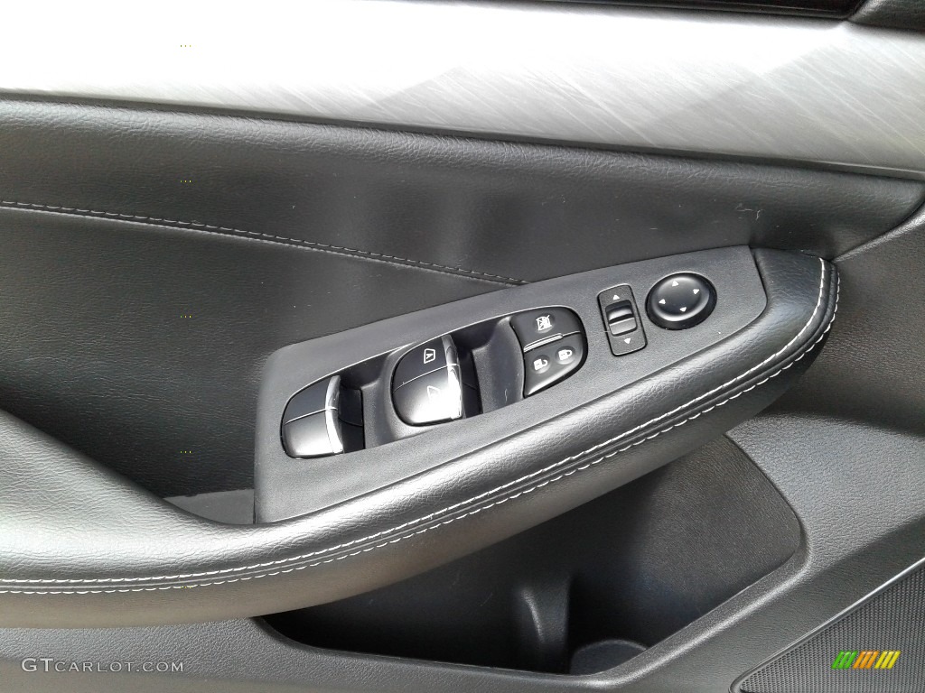 2018 Maxima SL - Brilliant Silver / Charcoal photo #9