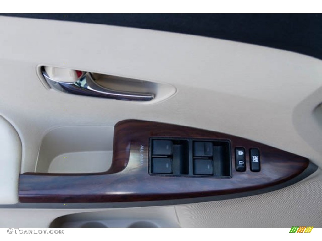 2013 Venza LE - Attitude Black Metallic / Ivory photo #26