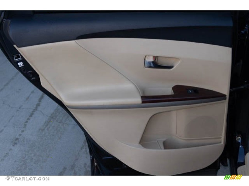 2013 Venza LE - Attitude Black Metallic / Ivory photo #27