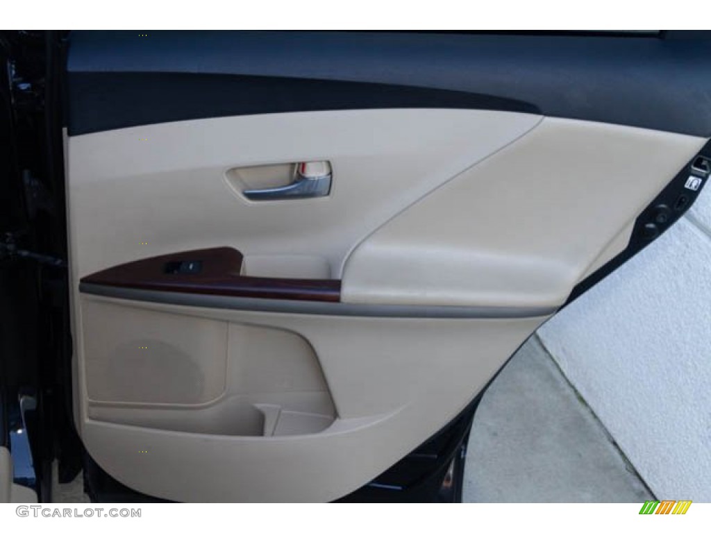 2013 Venza LE - Attitude Black Metallic / Ivory photo #28