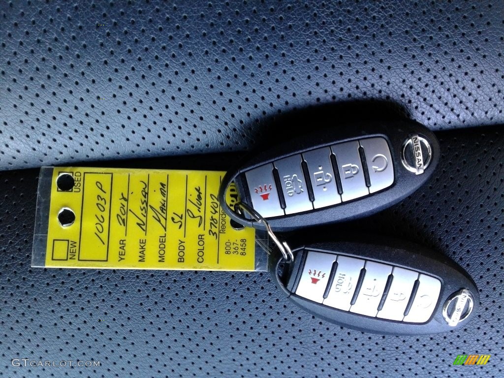 2018 Nissan Maxima SL Keys Photos
