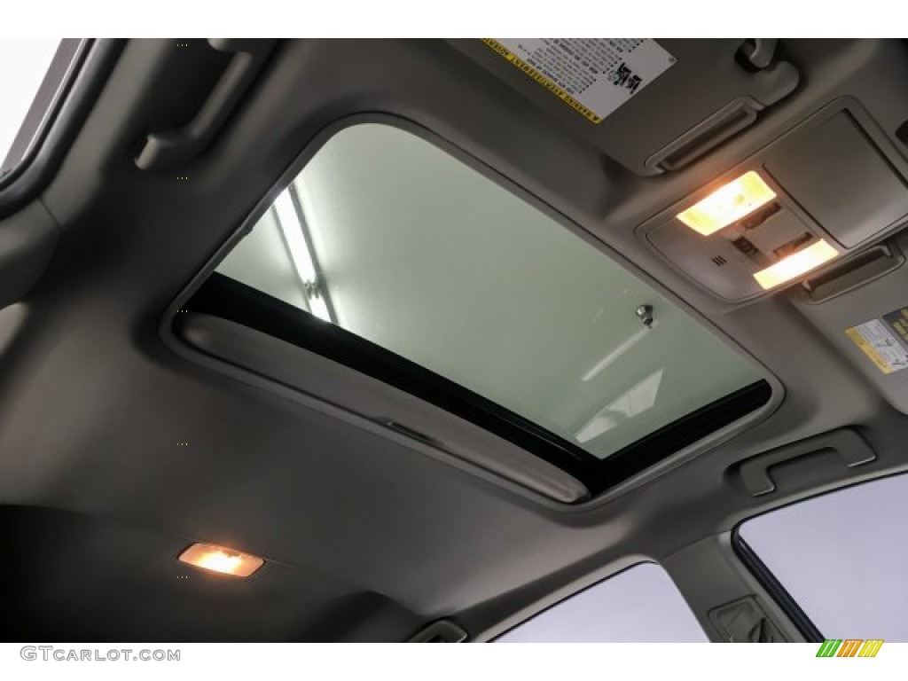 2018 RAV4 XLE - Magnetic Gray Metallic / Black photo #30