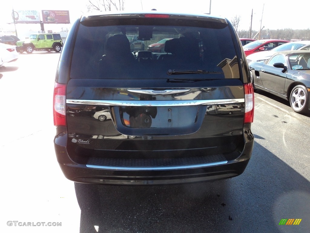 2015 Town & Country Touring-L - Brilliant Black Crystal Pearl / Black/Light Graystone photo #31
