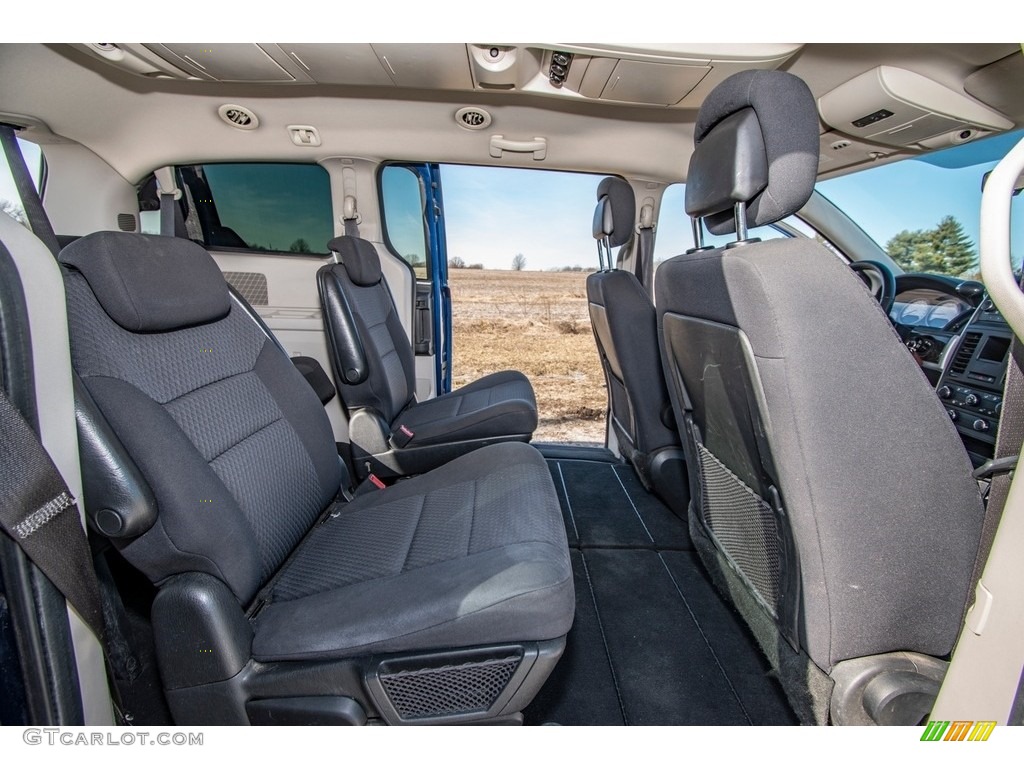 2010 Grand Caravan SXT - Deep Water Blue Pearl Coat / Medium Slate Gray/Light Shale photo #6