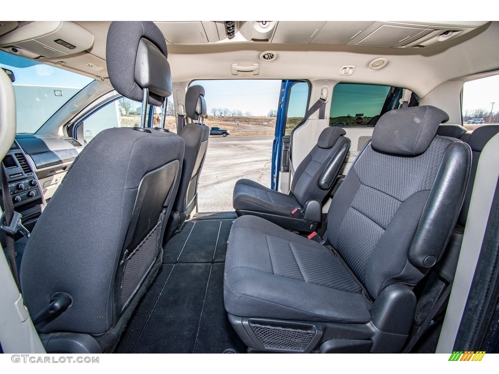 2010 Grand Caravan SXT - Deep Water Blue Pearl Coat / Medium Slate Gray/Light Shale photo #7