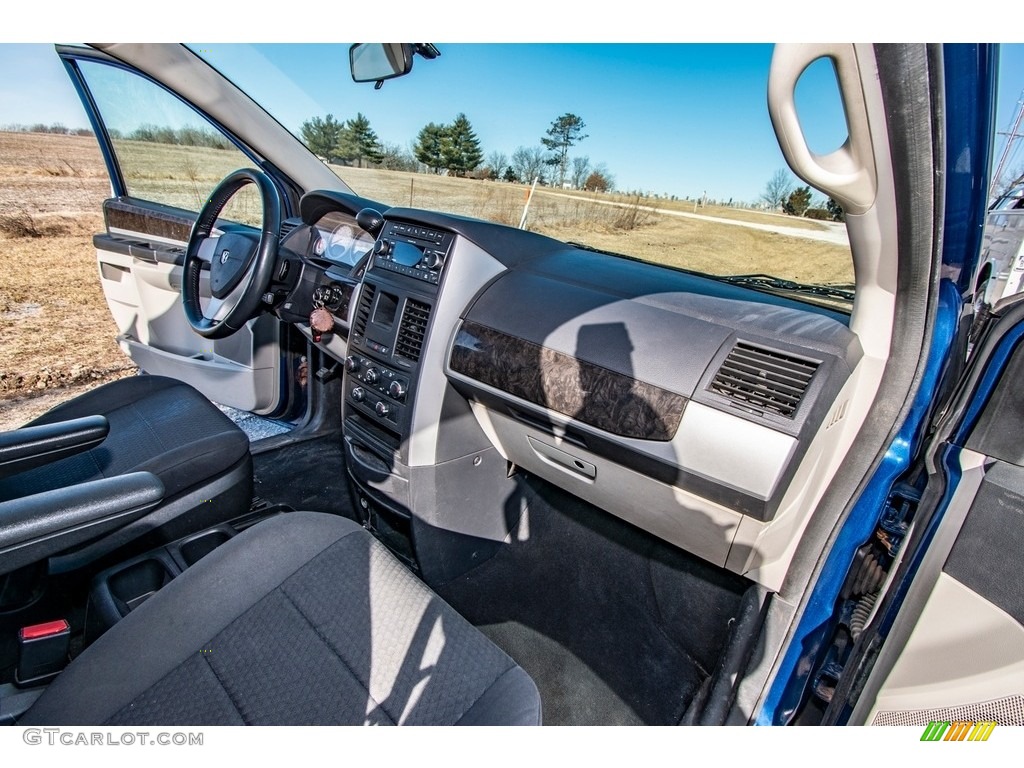 2010 Grand Caravan SXT - Deep Water Blue Pearl Coat / Medium Slate Gray/Light Shale photo #13