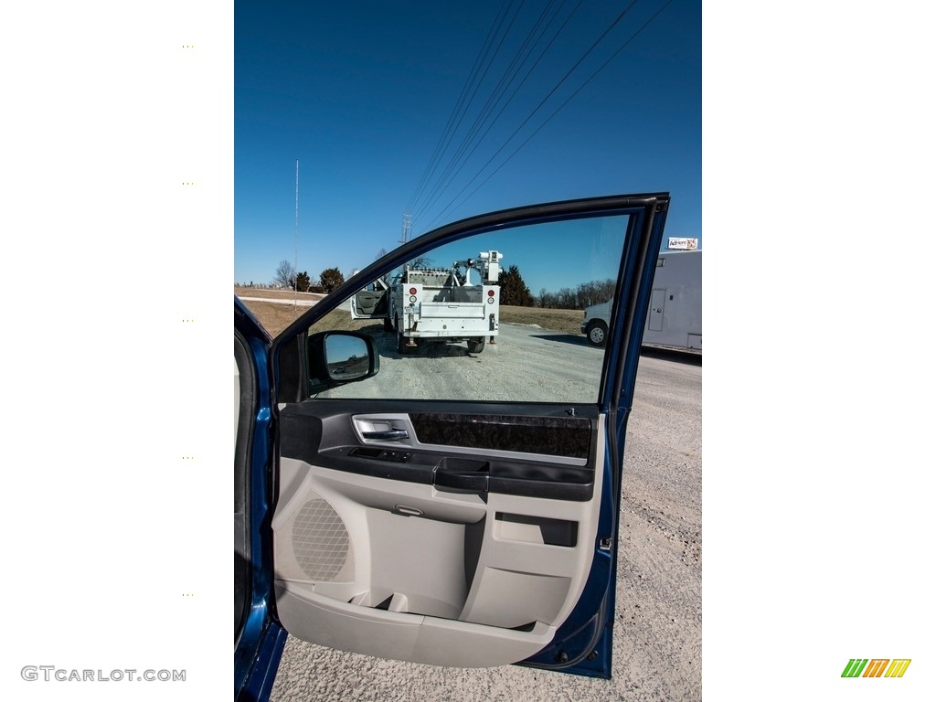 2010 Grand Caravan SXT - Deep Water Blue Pearl Coat / Medium Slate Gray/Light Shale photo #31