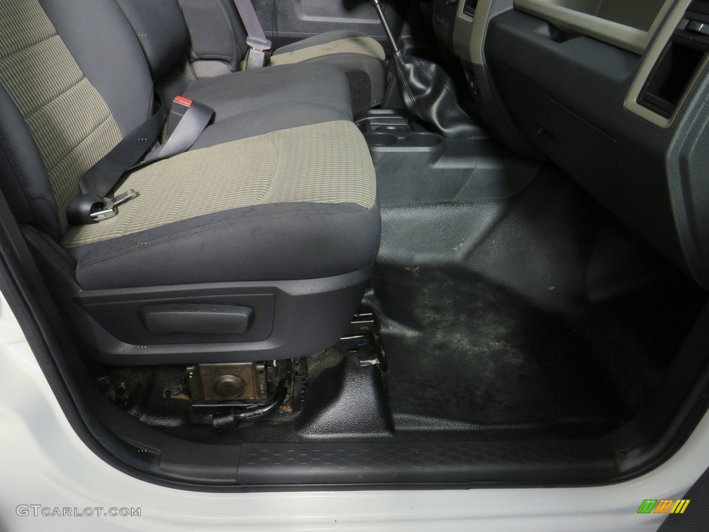 2012 Ram 3500 HD ST Crew Cab 4x4 Dually - Bright White / Dark Slate/Medium Graystone photo #25