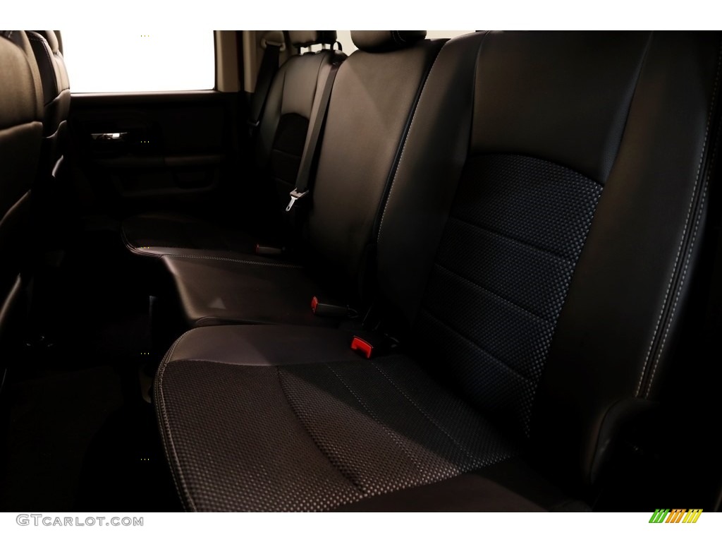 2014 1500 Sport Quad Cab 4x4 - Flame Red / Black photo #23