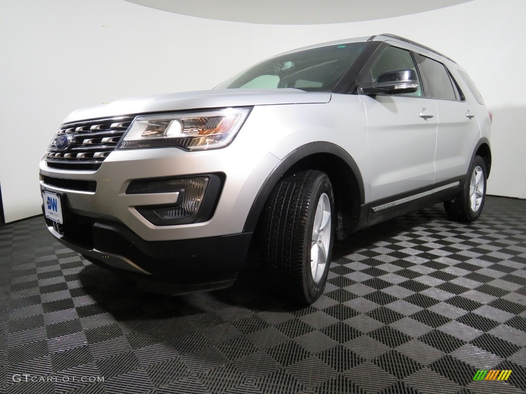 2016 Explorer XLT 4WD - Ingot Silver Metallic / Ebony Black photo #2
