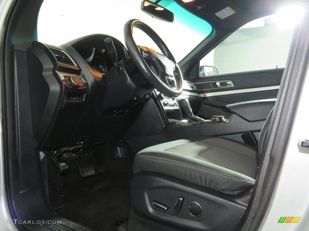 2016 Explorer XLT 4WD - Ingot Silver Metallic / Ebony Black photo #13