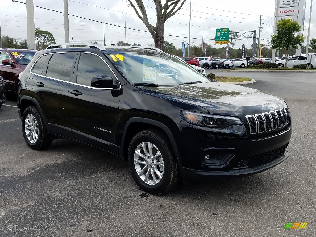 2019 Cherokee Latitude 4x4 - Diamond Black Crystal Pearl / Black photo #7