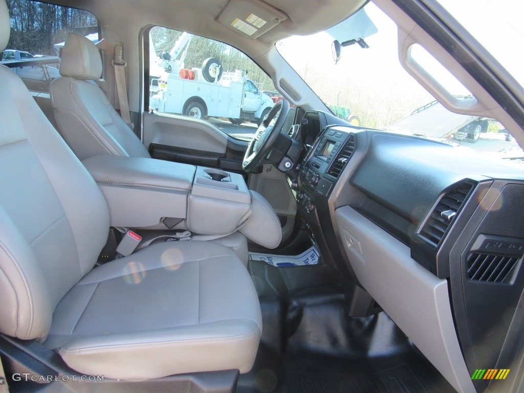 2017 F150 XL SuperCrew 4x4 - Oxford White / Earth Gray photo #12