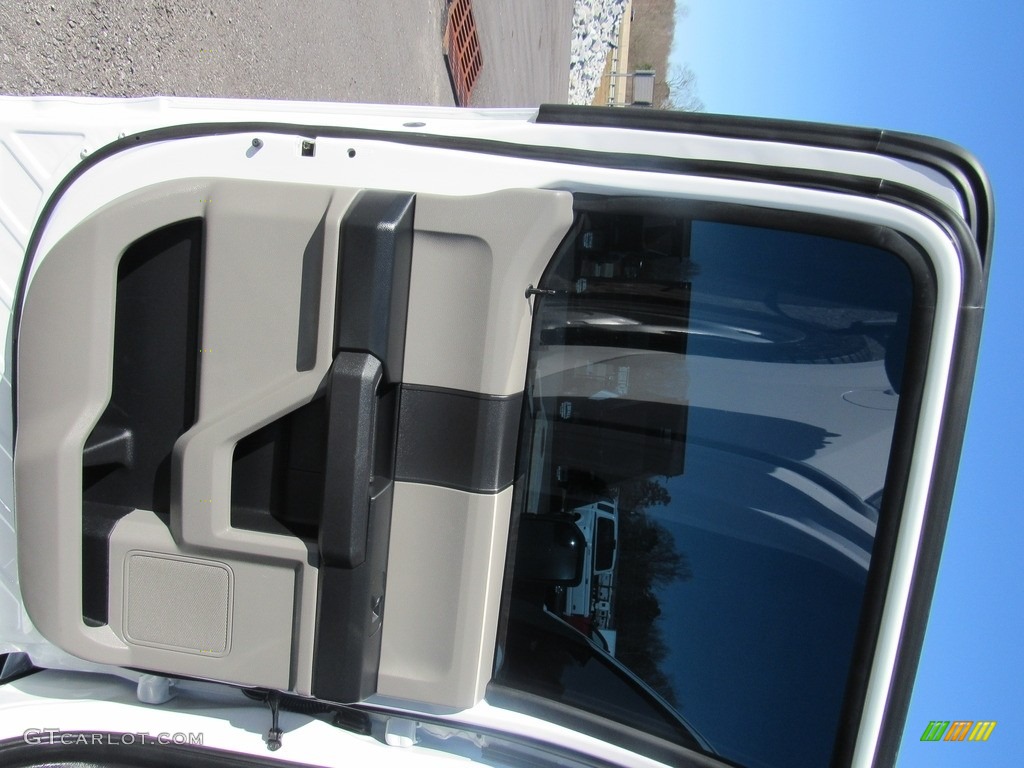2017 F150 XL SuperCrew 4x4 - Oxford White / Earth Gray photo #24