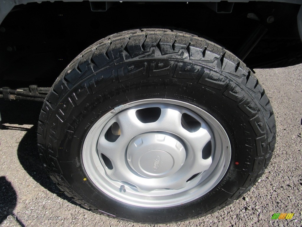 2017 F150 XL SuperCrew 4x4 - Oxford White / Earth Gray photo #47