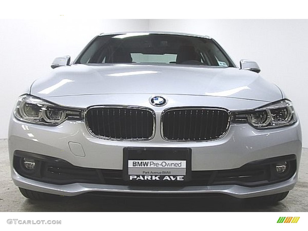 2018 3 Series 320i xDrive Sedan - Glacier Silver Metallic / Black photo #2