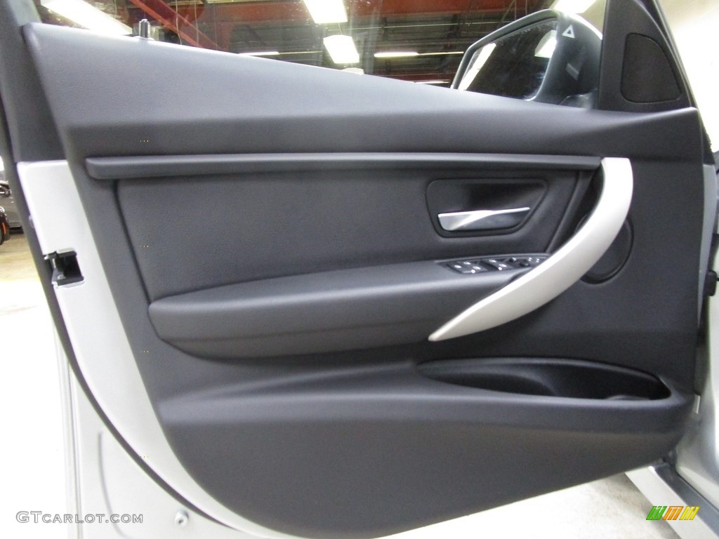 2018 3 Series 320i xDrive Sedan - Glacier Silver Metallic / Black photo #3