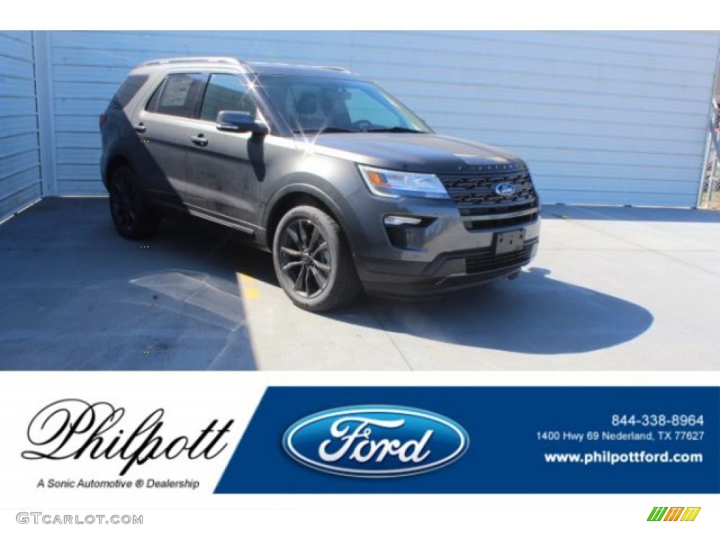 Magnetic Ford Explorer