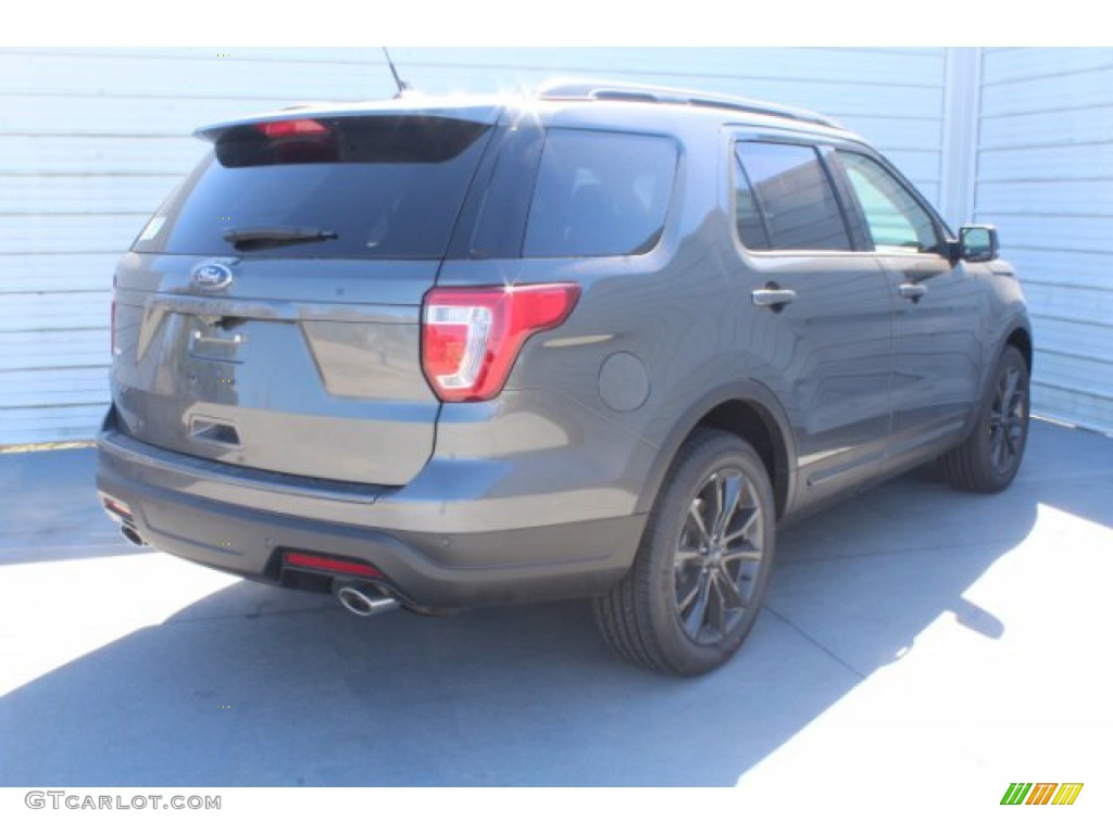 2019 Explorer XLT - Magnetic / Medium Black photo #8
