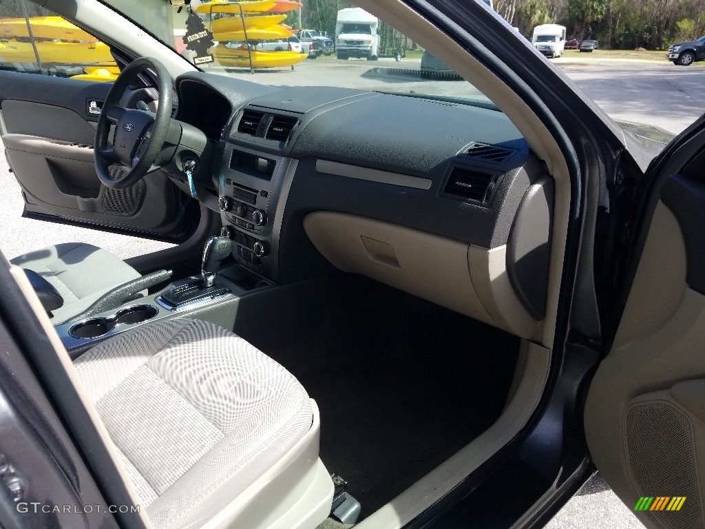 2012 Fusion SE V6 - Sterling Grey Metallic / Medium Light Stone photo #15