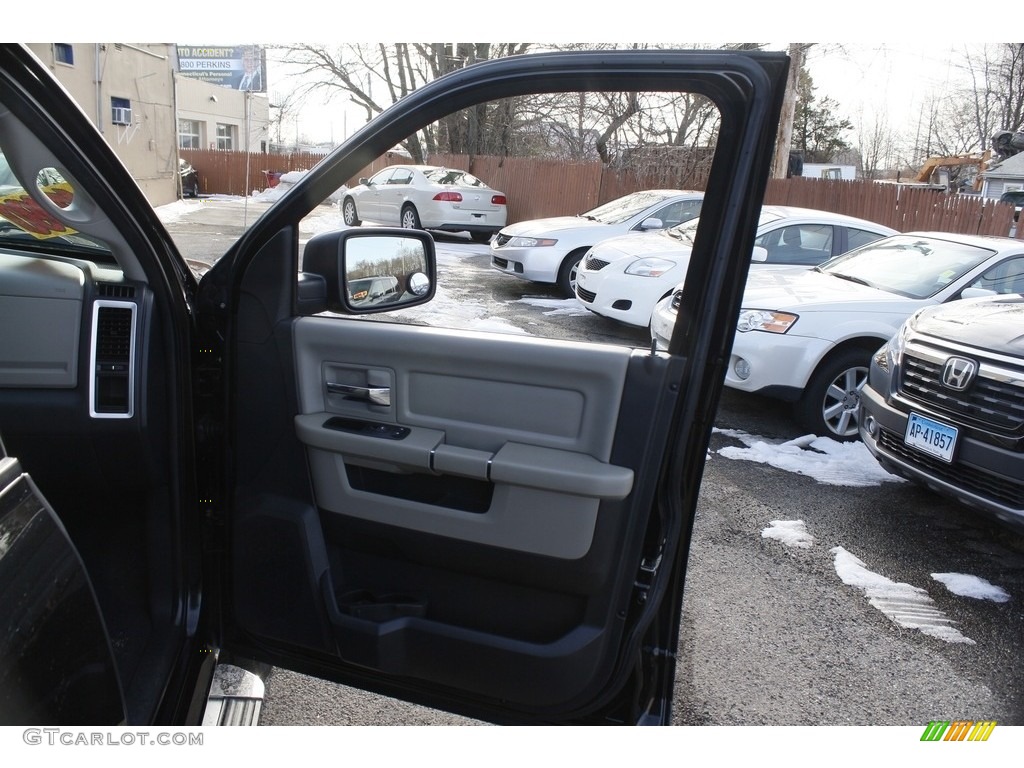 2011 Ram 1500 Big Horn Quad Cab 4x4 - Brilliant Black Crystal Pearl / Dark Slate Gray/Medium Graystone photo #18