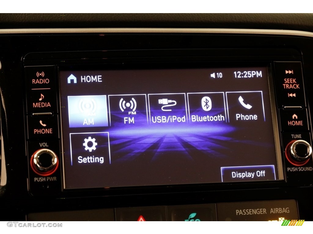 2018 Mitsubishi Outlander ES AWC Controls Photo #131911437