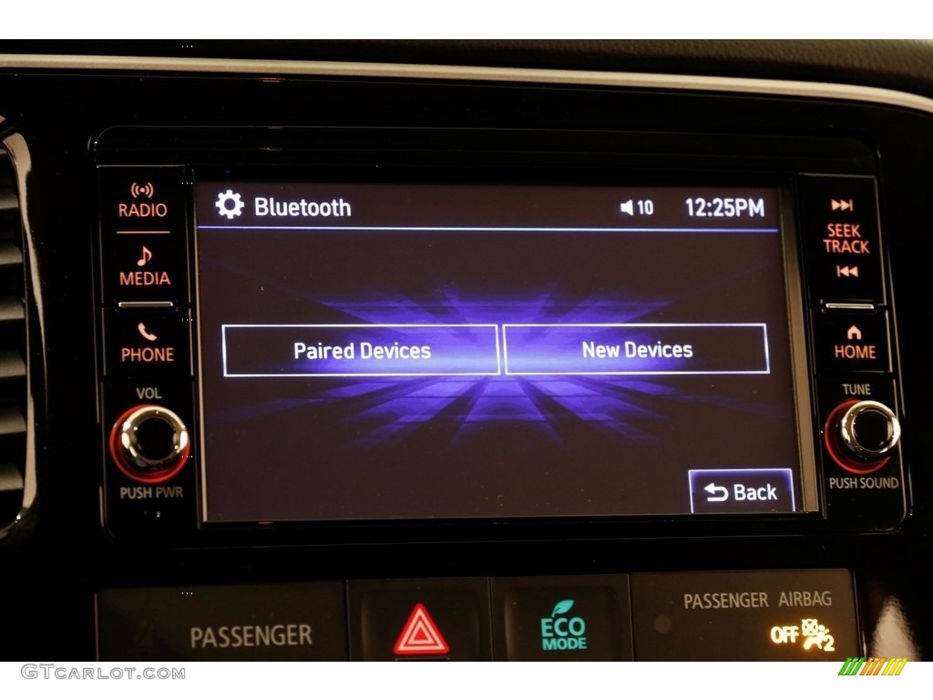 2018 Mitsubishi Outlander ES AWC Controls Photo #131911482