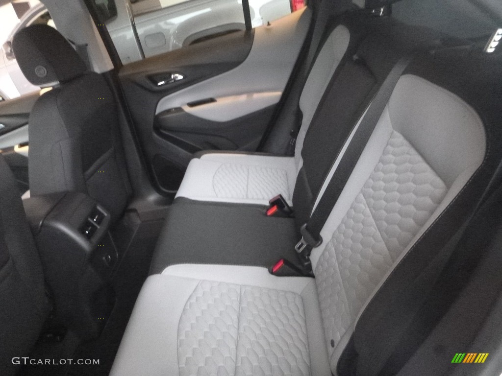 2019 Equinox LS - Summit White / Medium Ash Gray photo #12