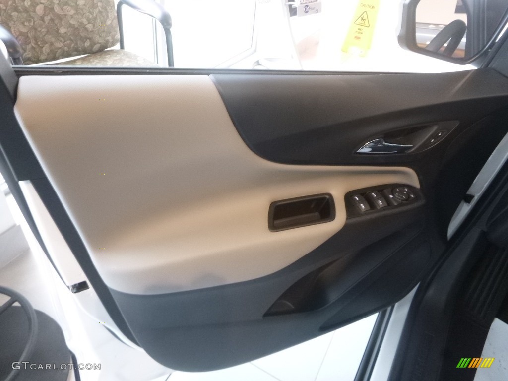 2019 Equinox LS - Summit White / Medium Ash Gray photo #13