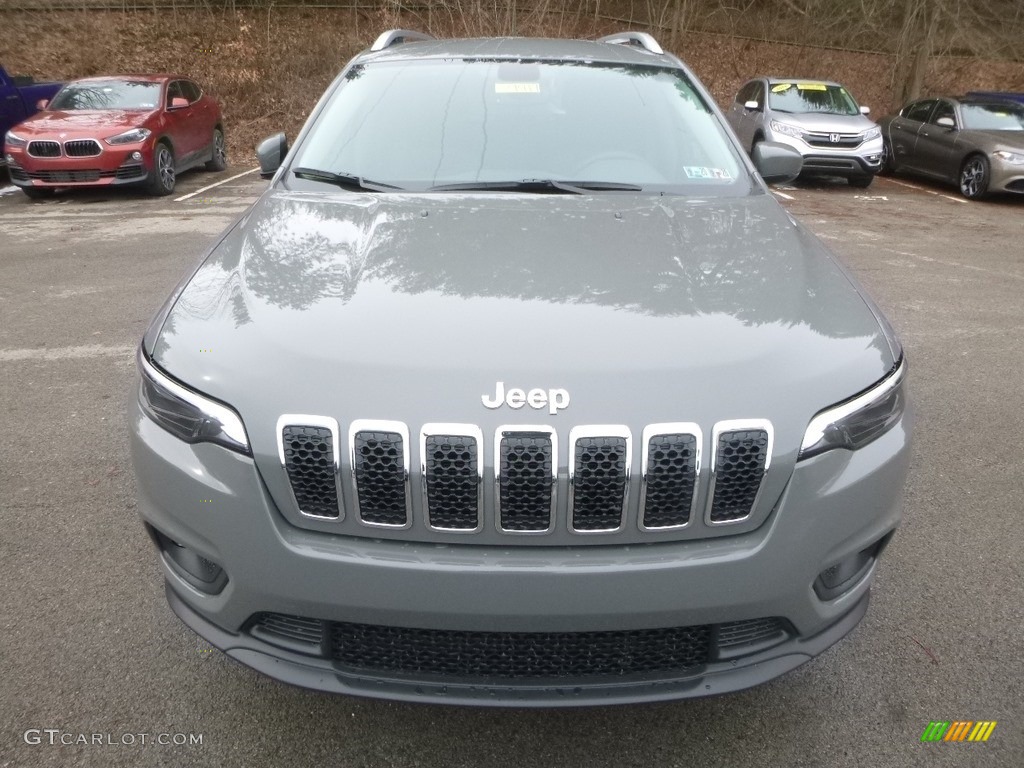 2019 Cherokee Latitude Plus 4x4 - Sting-Gray / Black photo #8