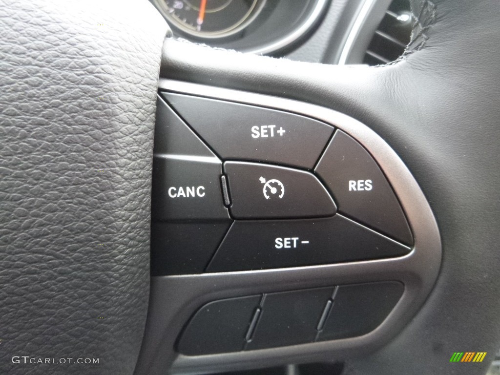 2019 Cherokee Latitude Plus 4x4 - Sting-Gray / Black photo #18
