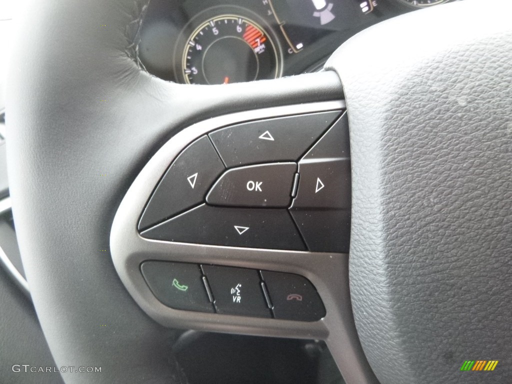 2019 Cherokee Latitude Plus 4x4 - Sting-Gray / Black photo #19