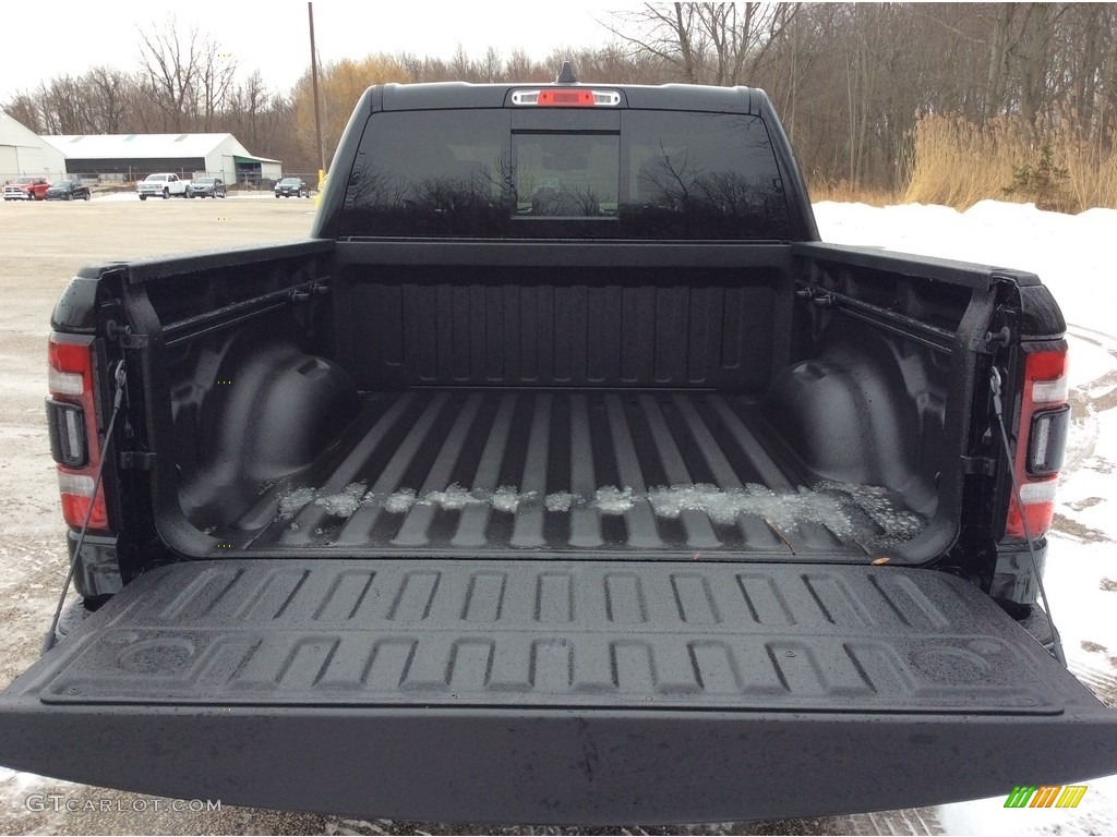2019 1500 Big Horn Crew Cab 4x4 - Diamond Black Crystal Pearl / Black photo #6