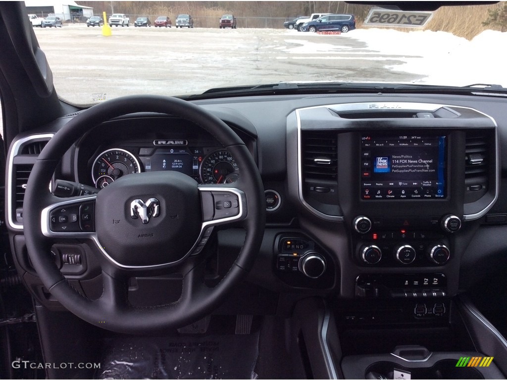 2019 1500 Big Horn Crew Cab 4x4 - Diamond Black Crystal Pearl / Black photo #13