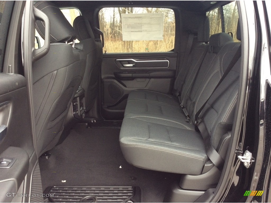2019 1500 Big Horn Crew Cab 4x4 - Diamond Black Crystal Pearl / Black photo #15