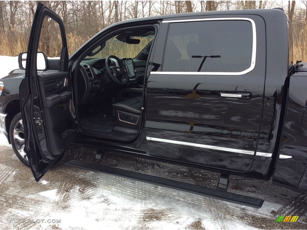 2019 1500 Limited Crew Cab 4x4 - Diamond Black Crystal Pearl / Black photo #10