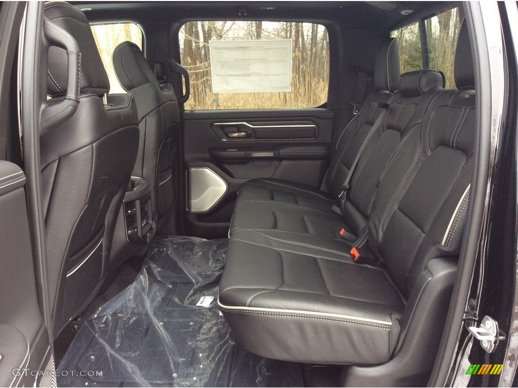 2019 1500 Limited Crew Cab 4x4 - Diamond Black Crystal Pearl / Black photo #19