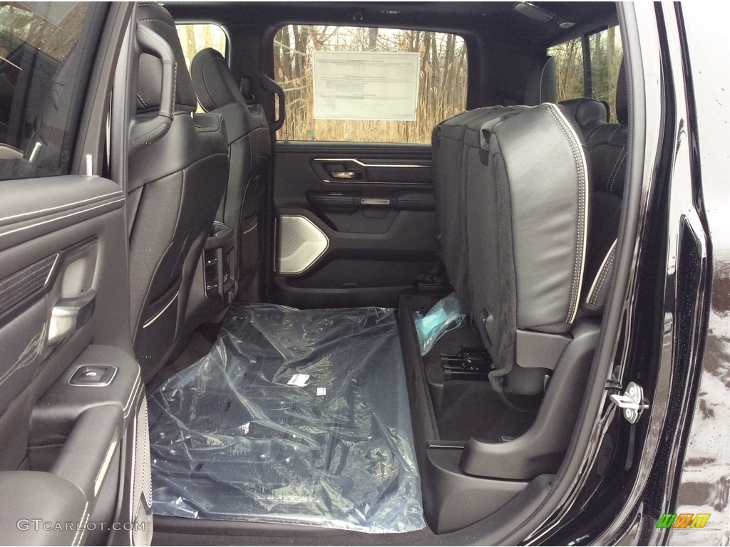 2019 1500 Limited Crew Cab 4x4 - Diamond Black Crystal Pearl / Black photo #20
