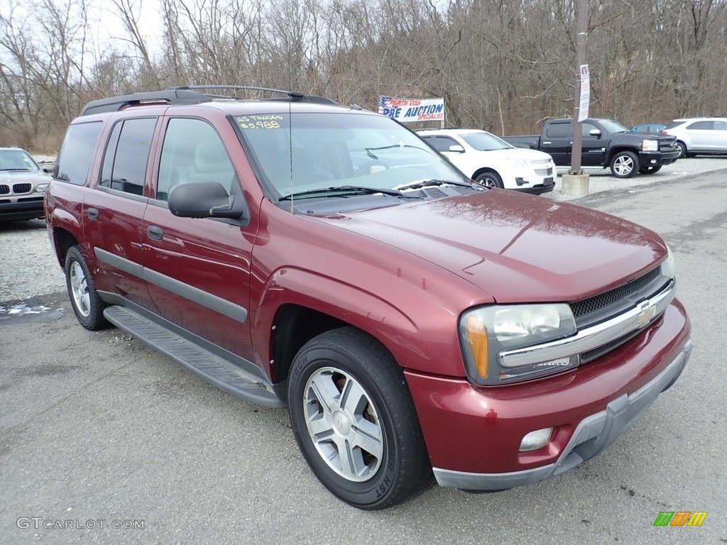 2005 TrailBlazer EXT LS 4x4 - Medium Red Metallic / Light Gray photo #5