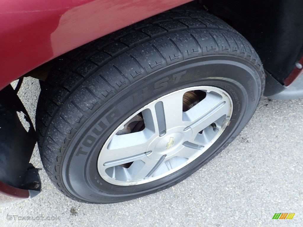 2005 TrailBlazer EXT LS 4x4 - Medium Red Metallic / Light Gray photo #7