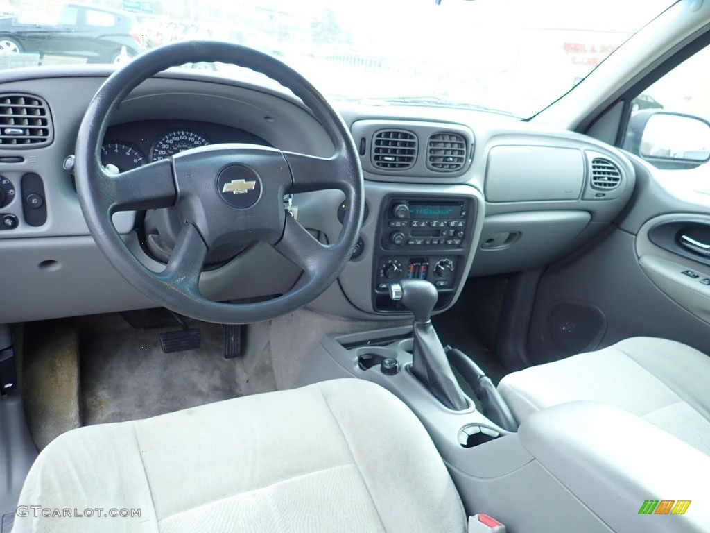 2005 TrailBlazer EXT LS 4x4 - Medium Red Metallic / Light Gray photo #11